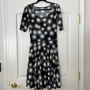 LuLaRoe Medium Nichole Dress